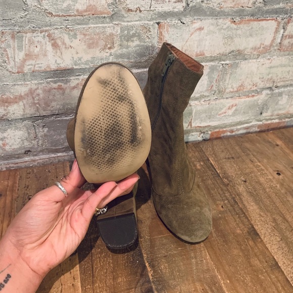 Olive green suede boots - Picture 4 of 5